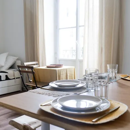 דירה Bel Idealement Situe Centre-ville אנז'ה